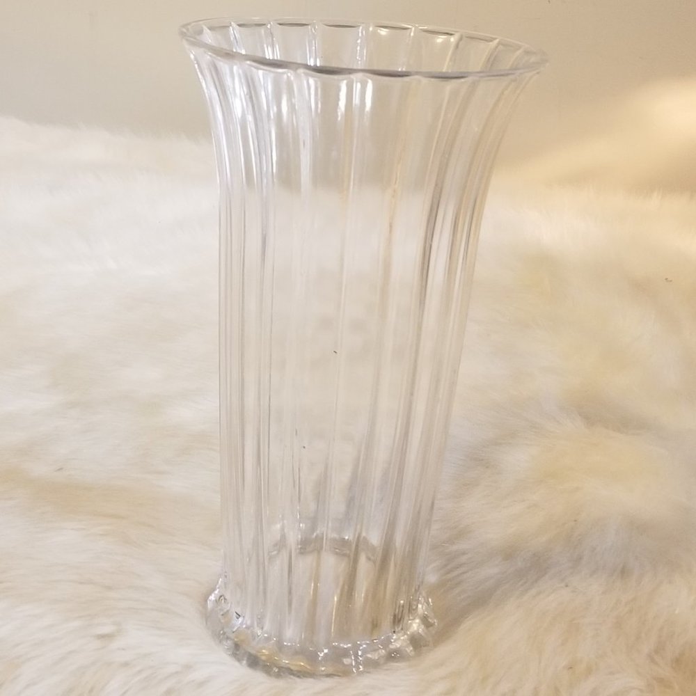 Large Tall Clear Glass Vase Scalloped Edge Body